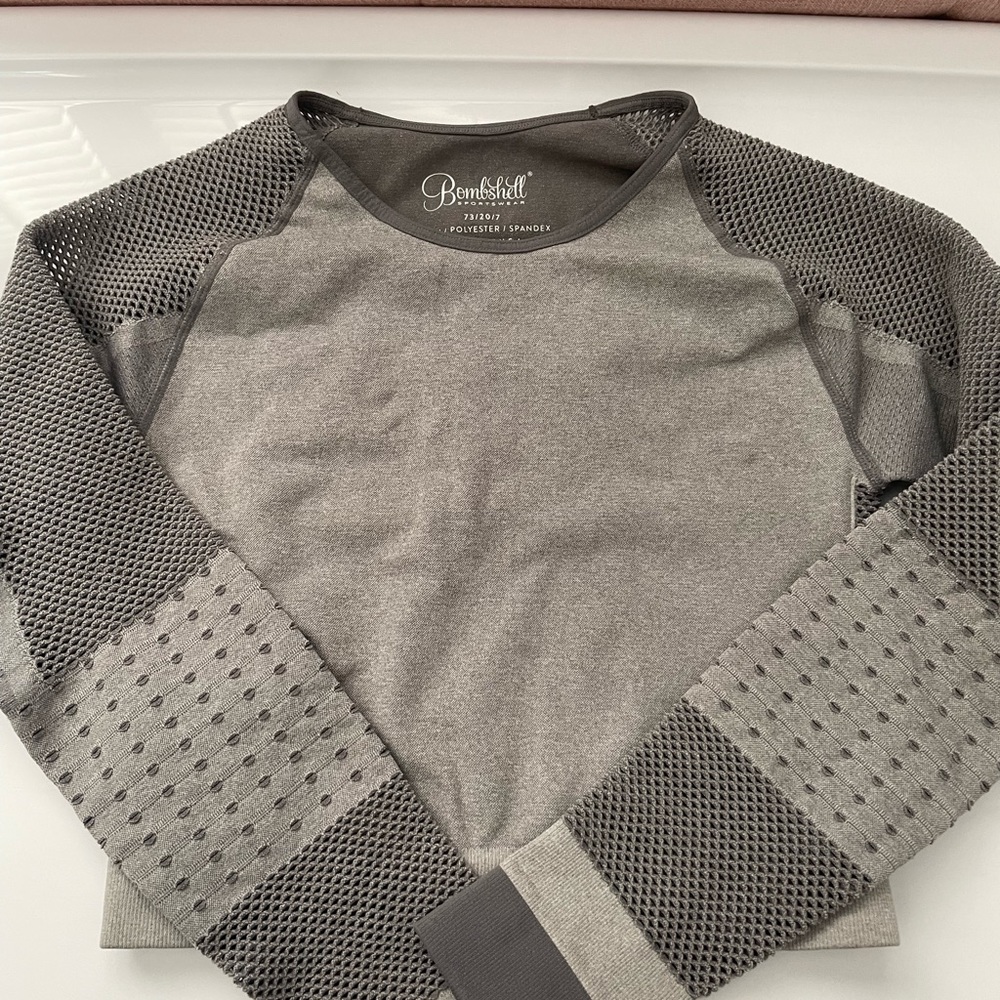 Bombshell sportswear, elite crop top, long sleeve, HTF gray